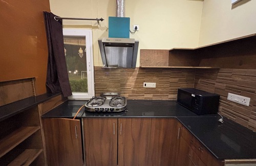 Noida Resort | GoBravo 37 - 2Bhk Farm with Pool & Garden Sec150 Noida