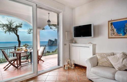Sirenuse Apartment | GOCCE VILLAS - Villa Partenope Spectacular Sea View