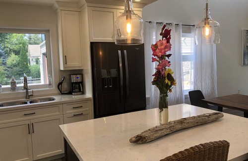 Central Huron Cottage | Goderich Lake Huron Cottage : A beautiful, modern new home with rooftop deck