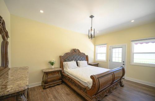Ramara House | Goffatt Island Hideaway, Peaceful & Private Lake Simcoe Waterfront Getaway