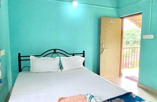 Hireguthi Hotel | Gokarna Stay Raj kencha's