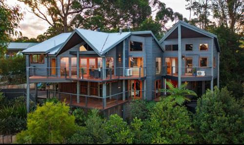 Eagle Heights House | Gold Coast Mountain Retreat