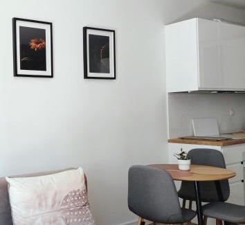 Pruszkow Apartment | Gold Key komfortowe mieszkanie z parkingiem w centrum