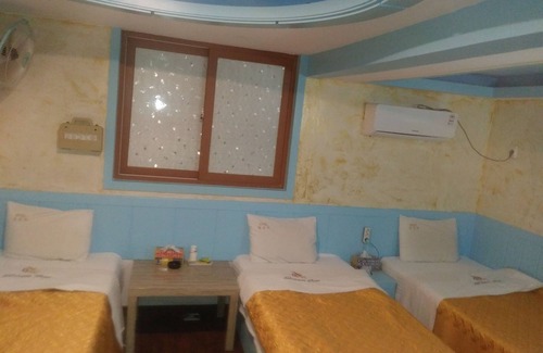 Gunsan Hotel | Golden Bee Motel