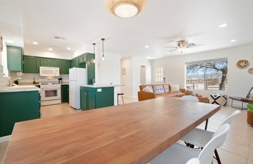 Joshua Tree House | Golden Desert Ranch - Hot Tub, Fire Pit And Bbq! 3 Bedroom Home by RedAwning