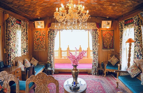 Nagin Bagh Boat Rental | Golden Flower Heritage Houseboat