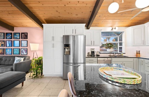 Lincoln Acres House | Golden Hour Bliss: Pool, Hot Tub & Firepit