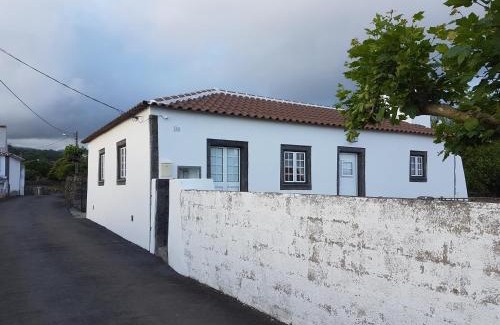 Angra do Heroismo House | Golden House