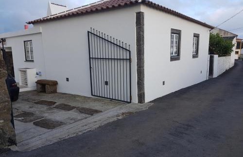 Angra do Heroismo House | Golden House