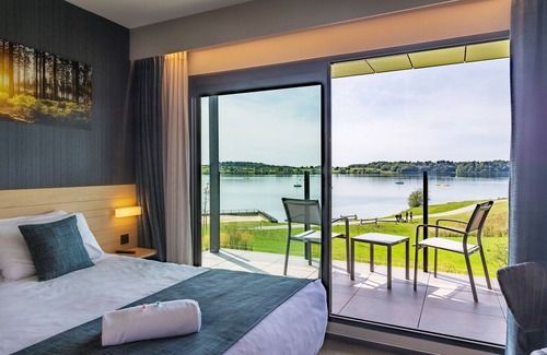 Froidchapelle Hotel | Golden Lakes Hotel