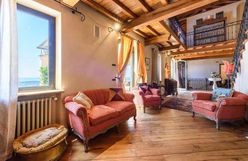 Pietrasanta Apartment | GOLDEN LUXE - Luxury Villa whit Amazing Sea Wiew Pool