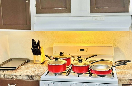 Silver Springs House | Golden Oak Retreat|3Bedrooms|2bathrooms|16Sleeps