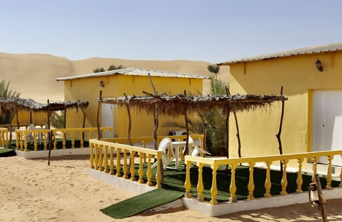 Jalan Bani Buhassan House | Golden Palm Oasis Deluxe Palm Twin Room