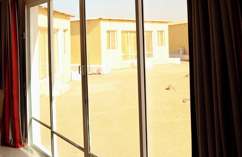 Jalan Bani Buhassan House | Golden Palm Oasis - Royal Palm Suite