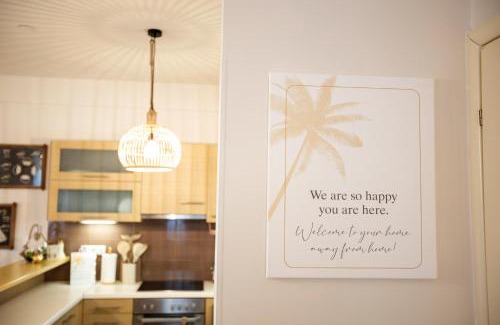 Vissa House | Golden Palm Tree Maisonette