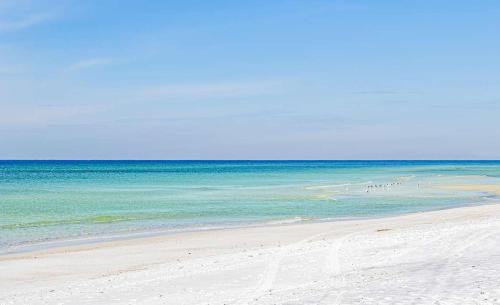 Kiska Beach House | Golden Shores