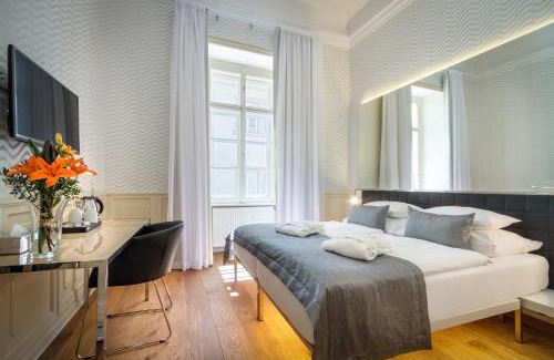 Hradcany Hotel | Golden Star