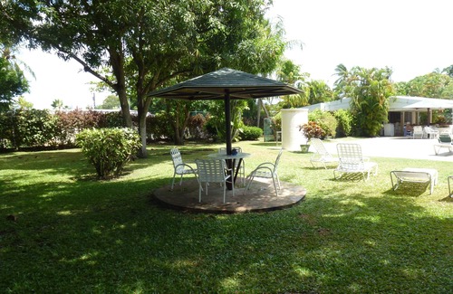 Halcyon Heights Condo | Golden View 227 1 Bedroom Close to Ocean