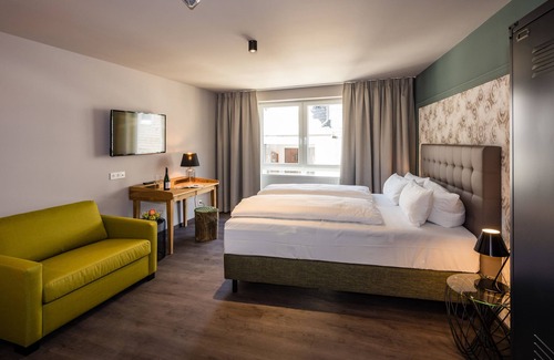 Traben-Trarbach Hotel | Goldene Traube - by Neugart