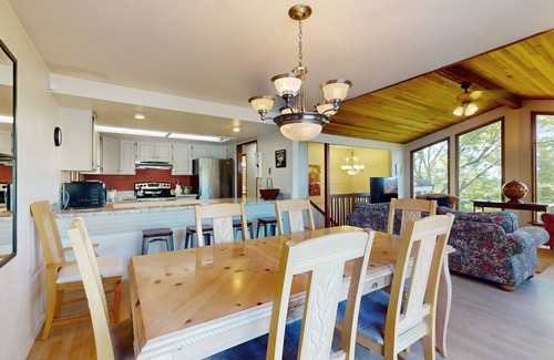 Bainbridge Island House | Golf-course-view house with deck, fireplace, grill - near ferry