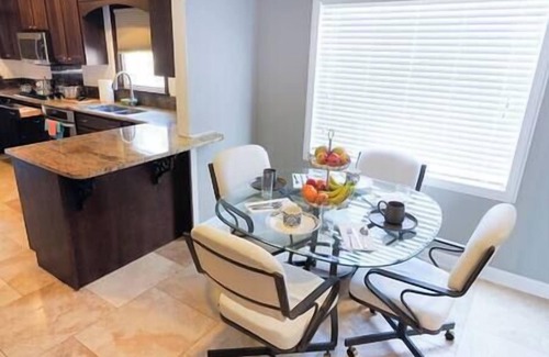 Sioux City House | Golf Course Views House 5BR-5Beds, 100% Fiber.