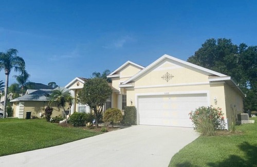 Ridgewood Lakes Villa | Golf course villa sleeps up to 6 ! With south facing pool.
