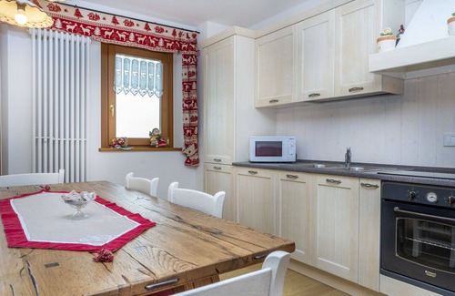 Tarvisio Apartment | Golf View APT with parking and mountain view! x6