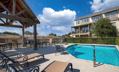 New Braunfels Apartment | Golfer's Paradise