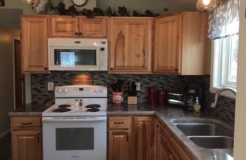 Nekoosa House | Golfers, boaters, hunters, this spot is for you! Quiet, Cozy, and Clean!