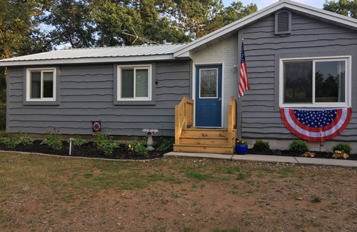 Nekoosa House | Golfers, boaters, hunters, this spot is for you! Quiet, Cozy, and Clean!