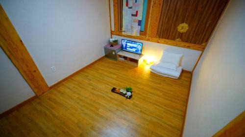 Gongju House | gongju dalbicjeongweon hanog pensyeon