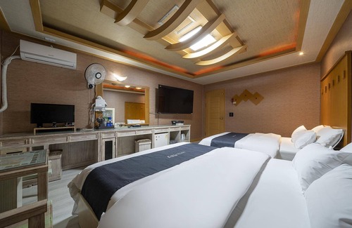 Gongju Hotel | Gongju White Castle