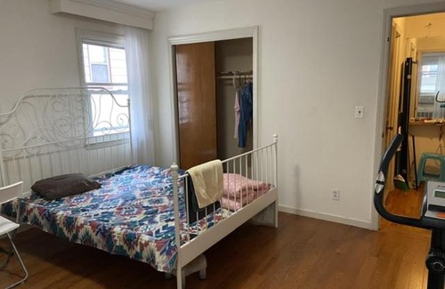 East Flushing House | Good side