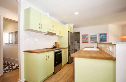 Goolwa Beach House | Good Times Retreat - Pool & Beach