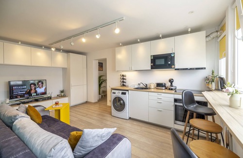 Sector 3 Apartment | Good Vibes Apart, Queen Bed in Bucharest, Central, Dristor District