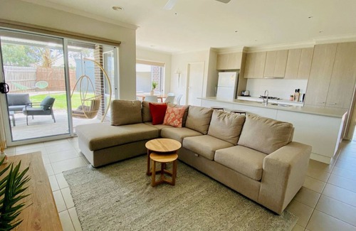 Inverloch House | Goodenia Vibes - Inverloch
