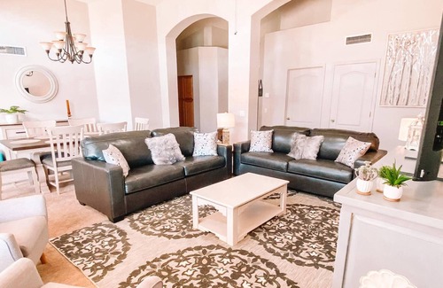 Canyon Trails House | Goodyear Pool Pet Friendly Perfect for Traveling/Club Teams