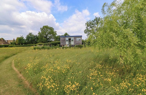 Chippenham Cottage | Goose Whistle Hut