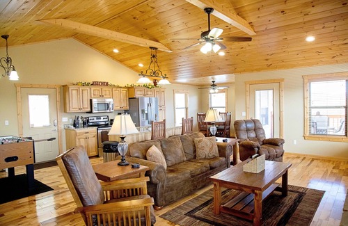 Wears Valley House | GORGEOUS 1 Bedroom Cabin W/Killer Mountain Views Only 25ft From GSMNP Boundry