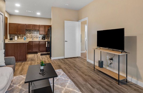 Spring Branch House | Gorgeous 1BR in Great location