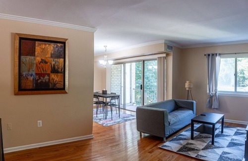 North Bethesda Apartment | Gorgeous 2B1BA w/Balcony ID114