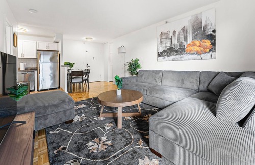 North Brookline Apartment | Gorgeous 2BR Next to BU 6894