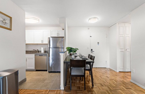 North Brookline Apartment | Gorgeous 2BR Next to BU 6894