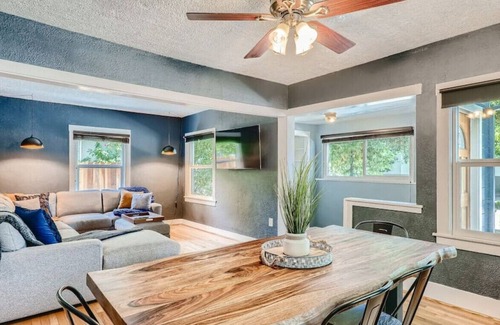 Central Sacramento House | Gorgeous 2BR Private Home l Minutes to Downtown