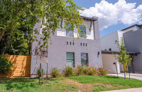 Denver Heights Apartment | Gorgeous 3 BR 2 BA Near Amazing Downtown