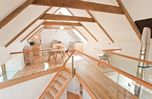 Hayscastle Cross House | Gorgeous 5* barn set in tranquil gardens and just a short drive from the coast