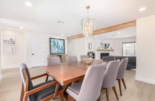 Tucson House | Gorgeous 5 Bedroom/4 Bath Home with Heated Pool!