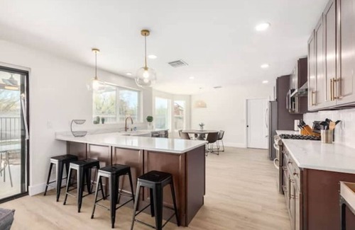 Tucson House | Gorgeous 5 Bedroom/4 Bath Home with Heated Pool!