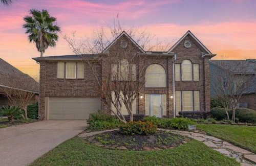 Deer Park House | Gorgeous 6BR 3 5 Bth Home with Pool and Game Room