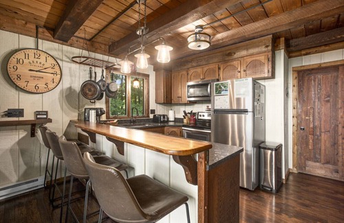 Bellaire House | Gorgeous A-Frame w/Epic views - Access to Pools